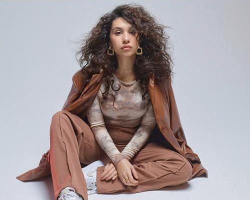 Book your Alessia Cara parking with ParqEx!